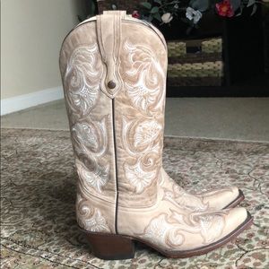 Corral boots